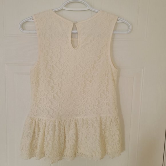 Garage Sleeveless Lace Peplum Top. Cream. XS. - Picture 2 of 3